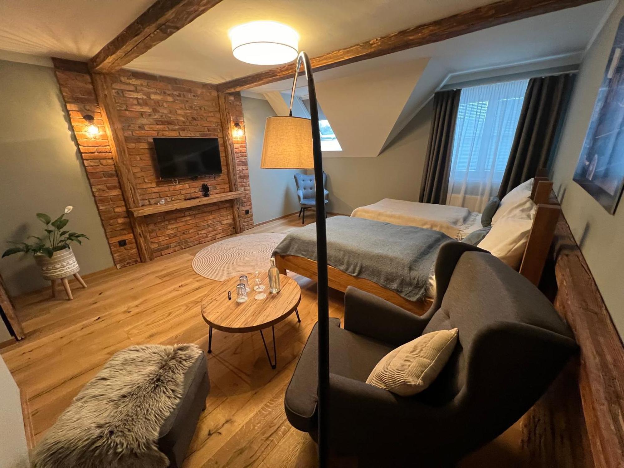 Hotel Mclimon Novy Jicin Exterior photo